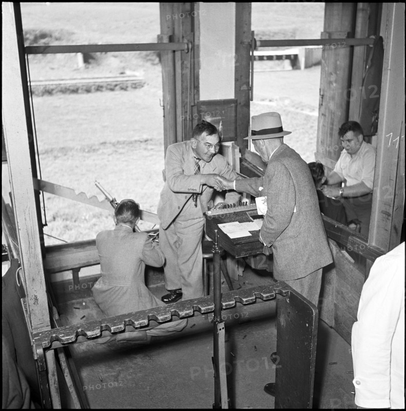 General Guisan visits the Knabenschiessen of Zurich 1950
