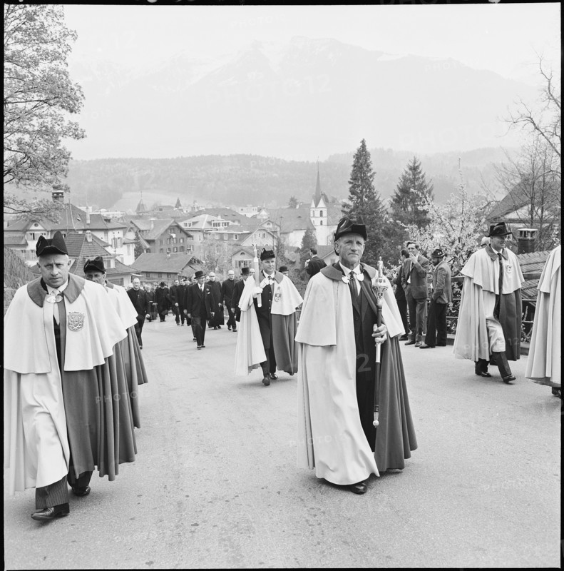 Obwalden voter's meeting-procession of the government 1966