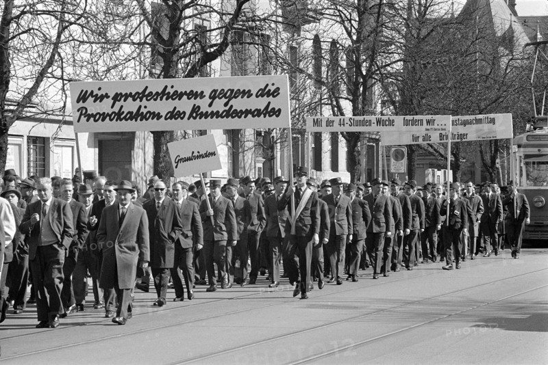 Salaried public employees demanding reduction in working hours; 1966