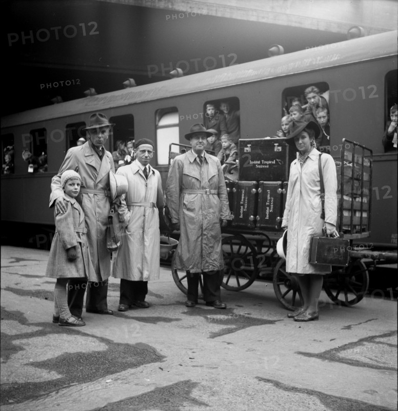 Mission of Swiss doctors to Abyssinia before departure, 1945