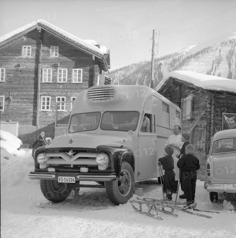 Goms, Valais: Mobile School Dental Clinic; 1955