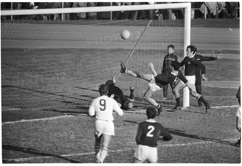 NLA 1968/69: FC Zurich - Servette FC; Keeper Barlie