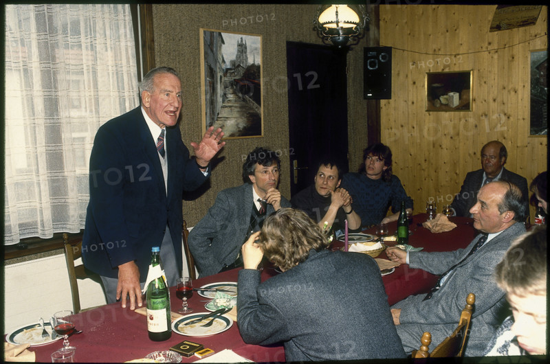 Hans Rudolf Kurz with the 'Gilberte de Courgenay' ensemble 1989