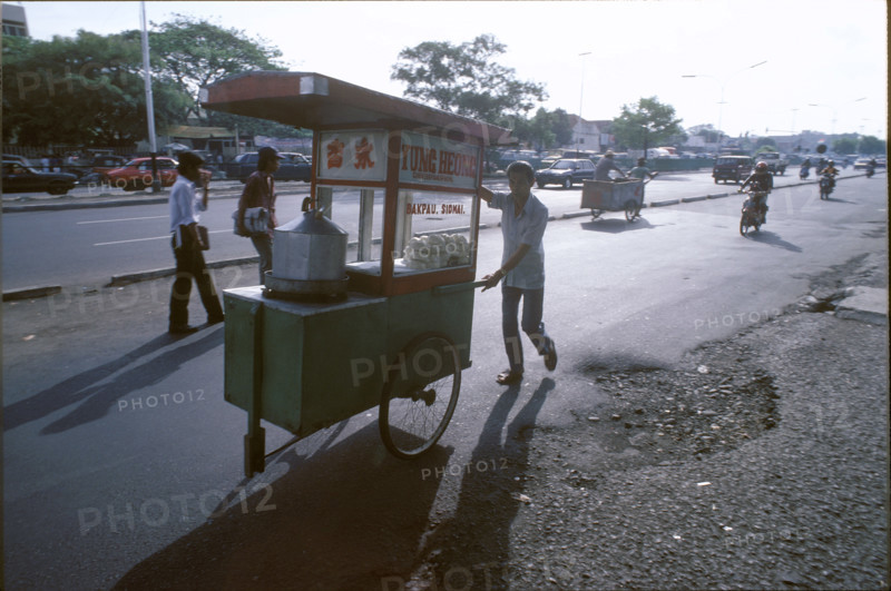 Man with road kitchen, Jakarta, 1986