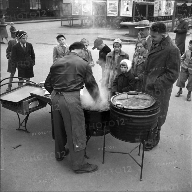 Zurich: Chestnut Sellers and Clients, 1953