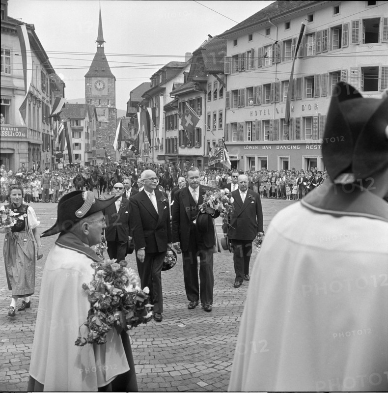 Hans Schaffner, newly elected member of the Federal Council visiting Aarau; 1961