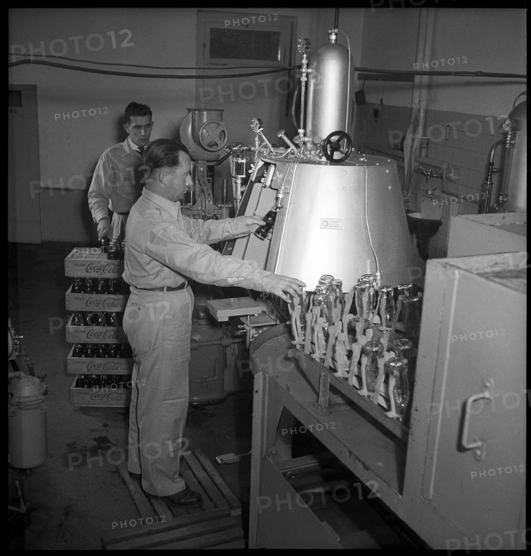 Coca-Cola, worker, begging plant, bottle; 1949
