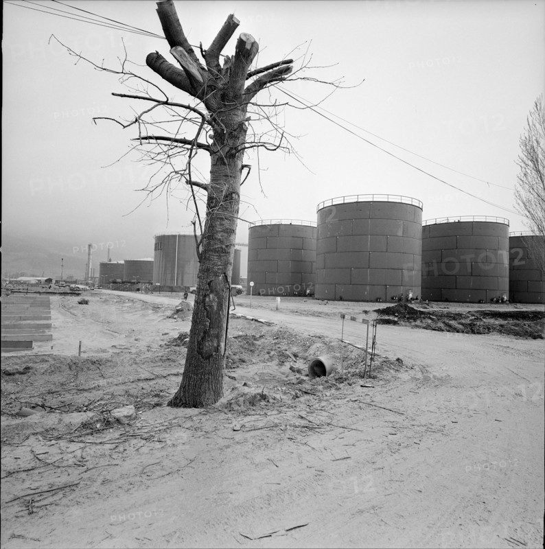 Cressier, Refinery under construction, oil tank, 1965
