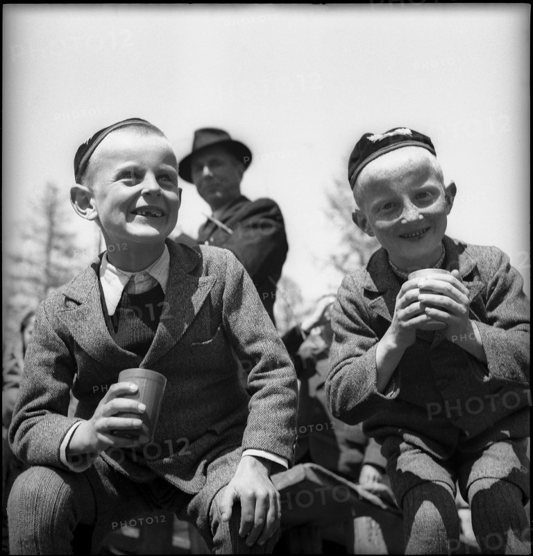 Pupils having a picnic, 1945