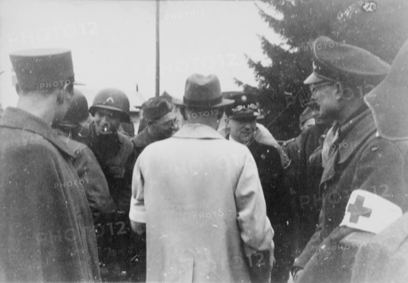 Capitulation; Negotiations in Höchst, Swiss intermediation; 1945