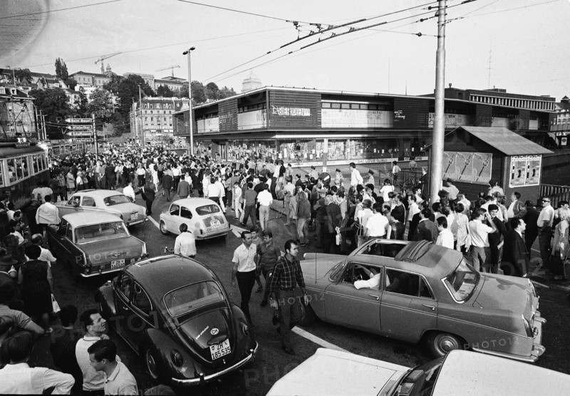 Youth rest; Globe riots 1968