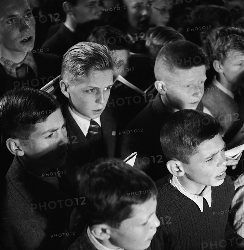 End of the school year in Meiringen, 1950