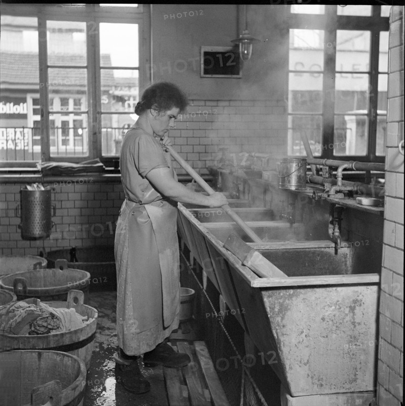 Women during World War 2; army laundry; 1940