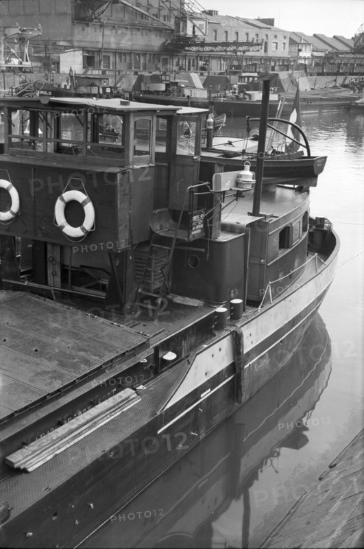 WW 2: American fighter attacked barges on the Rhine, Basel 1944