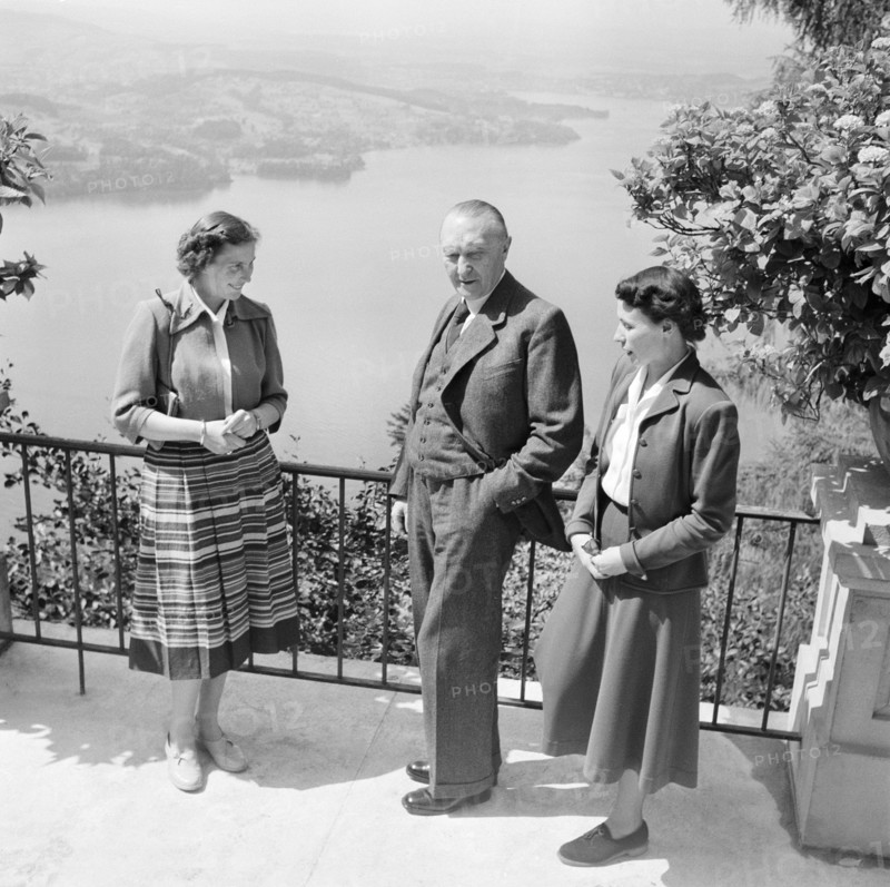 Konrad Adenauer with his daughters