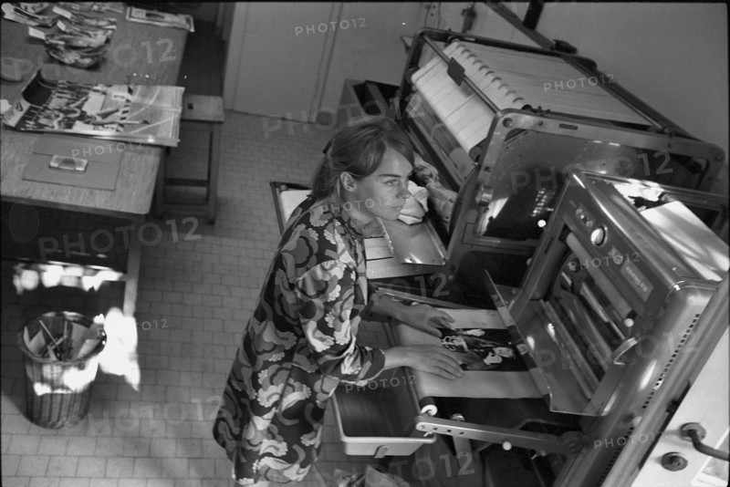 Ringier Picture Service: laboratory assistant, 1969
