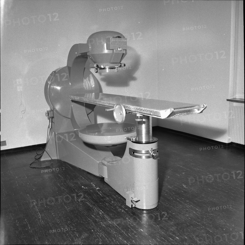 Radiotherapy unit with cobalt 60 isotope, Lucerne 1957