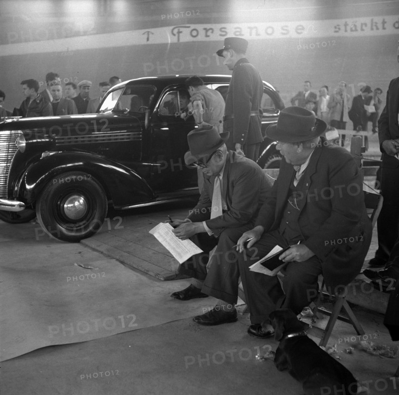 Chrysler is auctioned; 1955