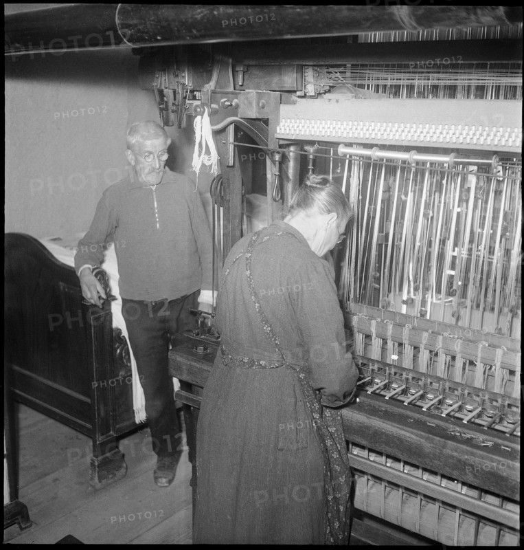 Silk ribbon weavers working, 1948