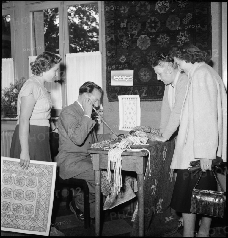 Producing a Smyrna carpet, 1951