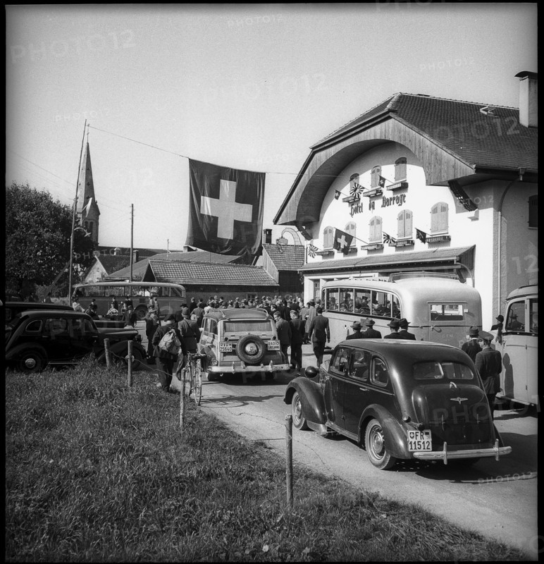 Rossens at the day of the official opening of the dam in 1948