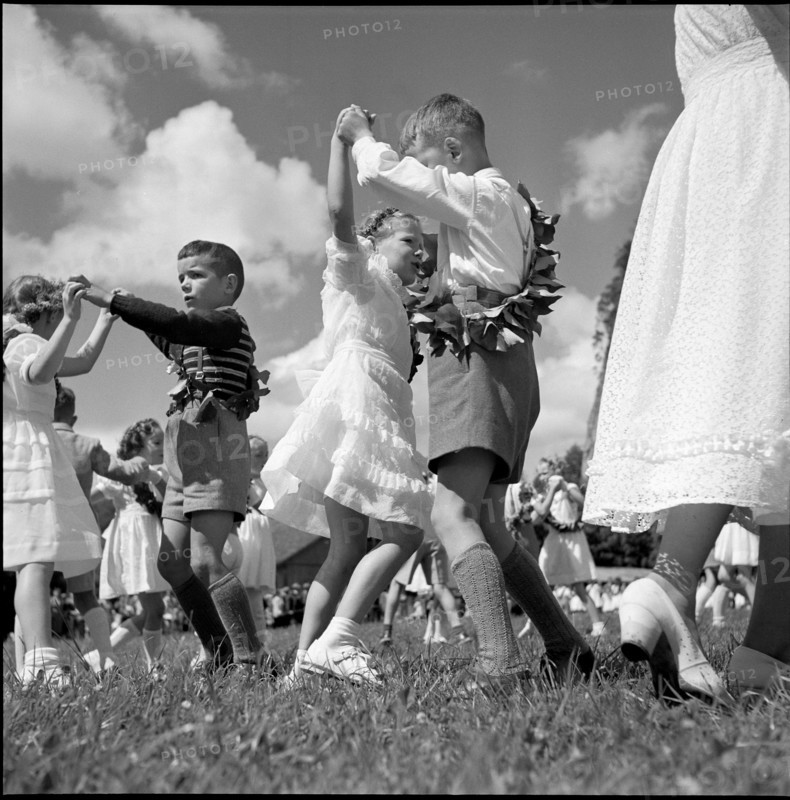 Solemnity in Burgdorf 1951; Dance show of children