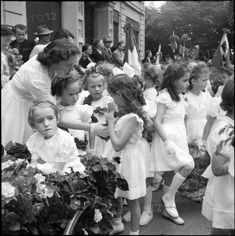 Girls at the Solennität, Burgdorf 1951
