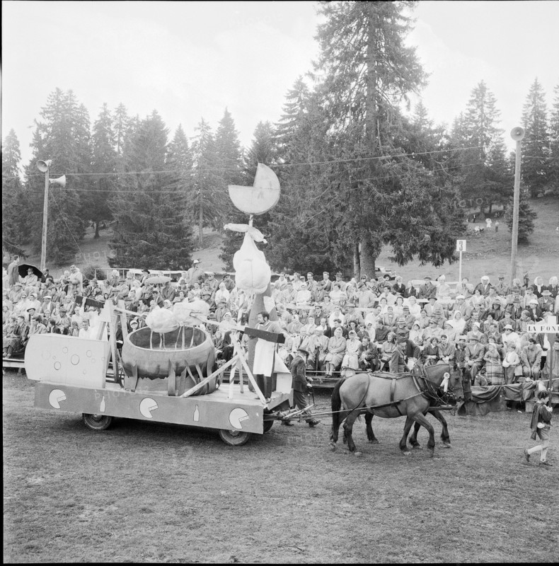 57th Marché Concours Saignelégier, Fondue carriage, 1960