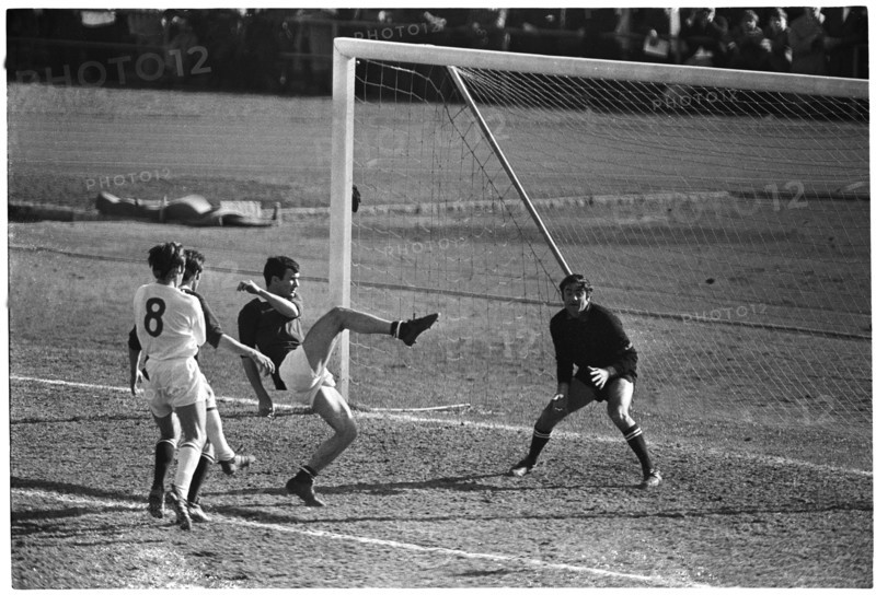 NLA 1968/69: FC Zurich - Servette FC; Keeper Barlie