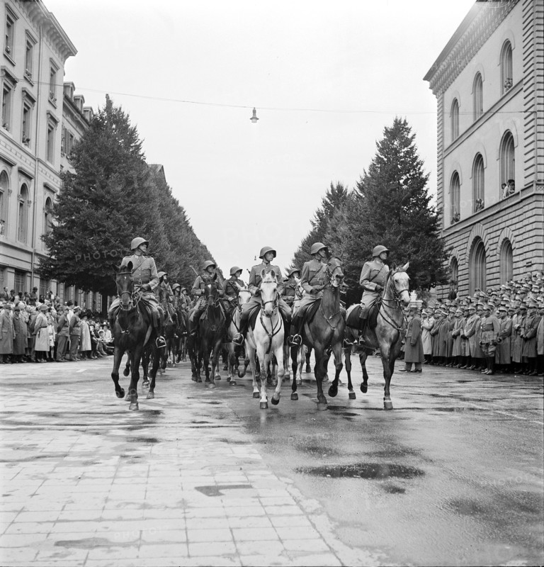 Cavalry at federal parliament building, Berne August 19, 1945