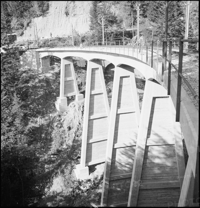 New bridge of MOB near Sendy-Sollard 1945