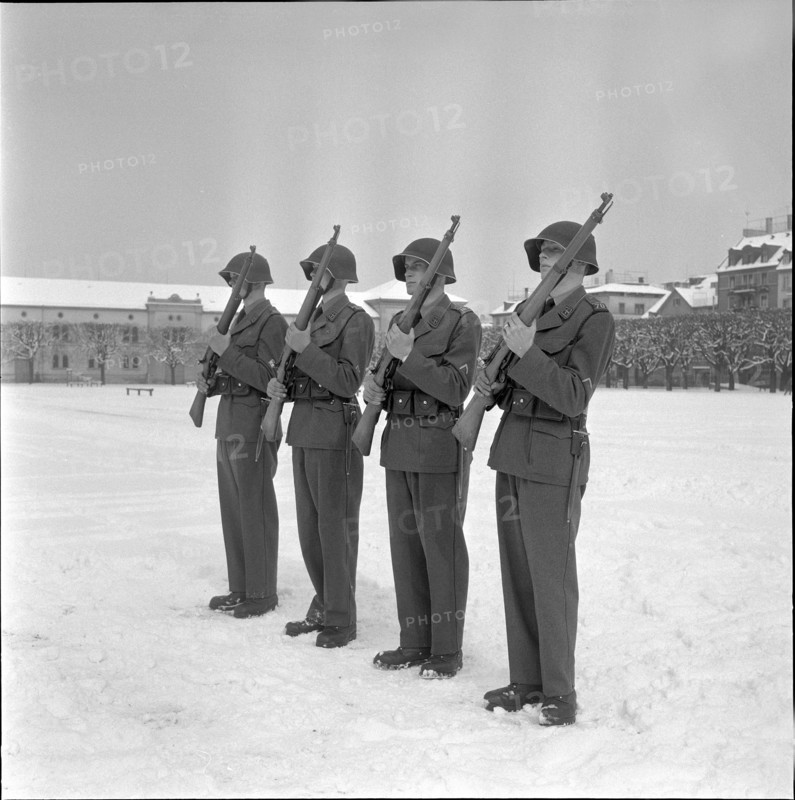 Rifle drill with carbine, Zurich 1958