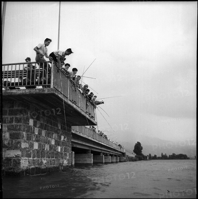 1700 children at fishing contest in Rapperswil, by the lakeside 1953