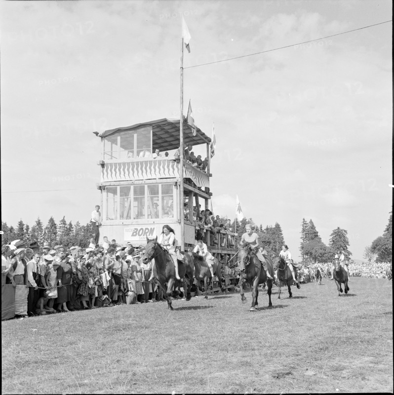 55th Marché-Concours Saignelégier, girls race, 1958