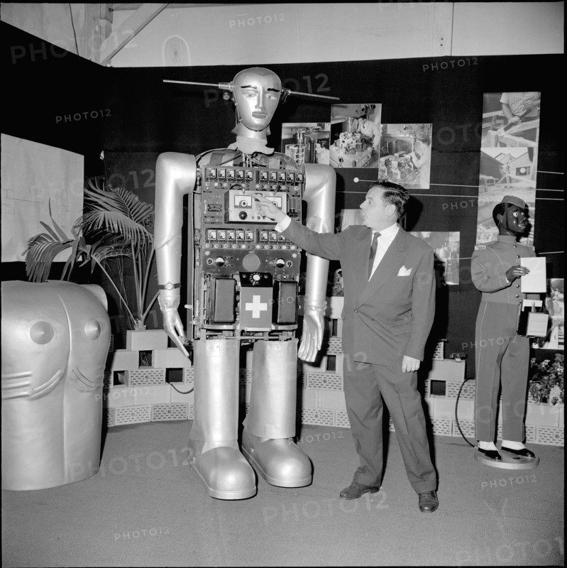 Robot at the Comptoir, Yverdon 1961
