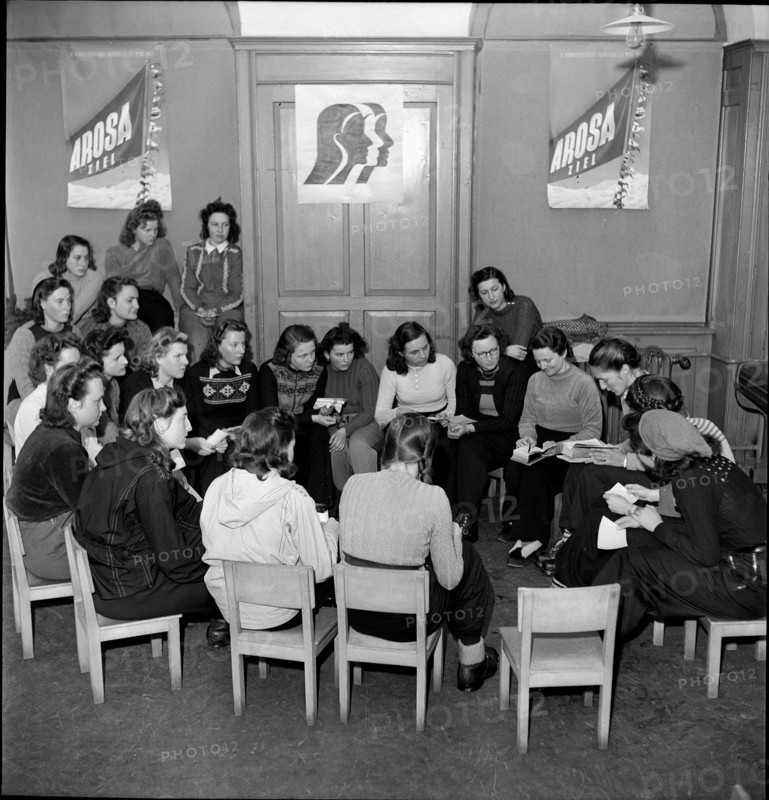 Sports performance program for girls 1943: ski