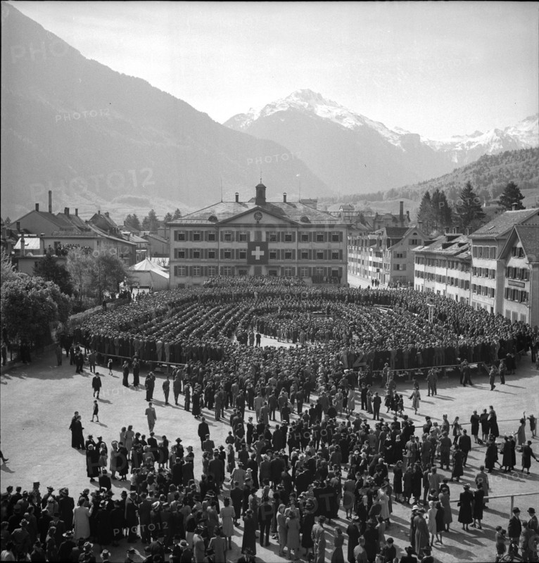 Glarus voter's meeting, the Ring 1942