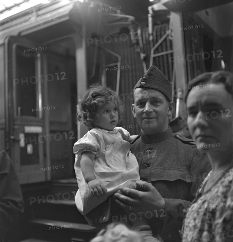 call up; soldier; farewell scene; 1939