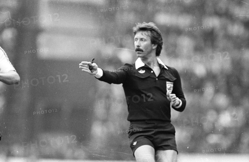 Football WC 1982: Germany - Chile; Swiss referee Bruno Galler