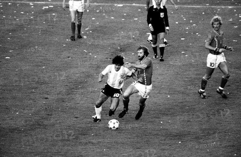 Football WC 1982: Belgium - Argentina; Maradona