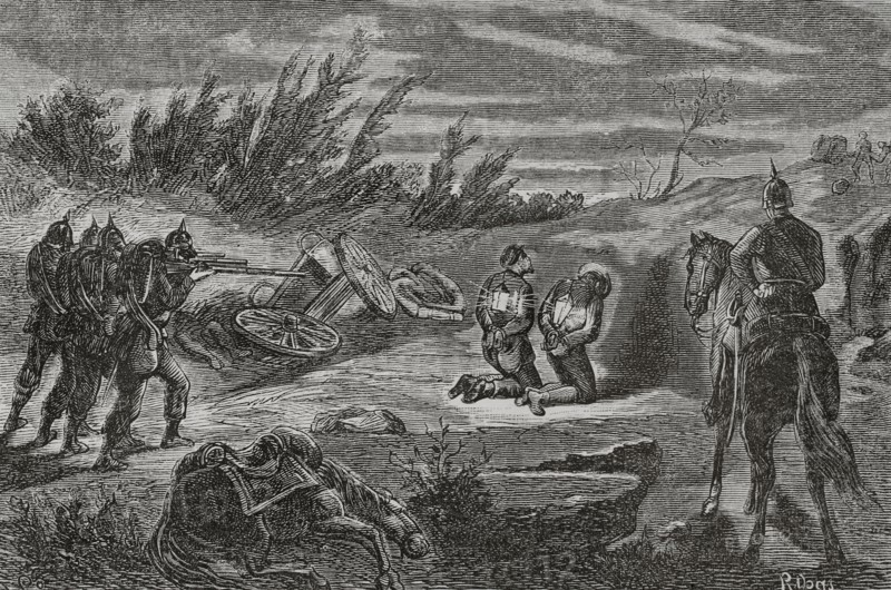 Franco-Prussian War (1870-1871). Night execution of two men, caught red-handed, marauding a Prussian camp. Engraving by Ribas. ""Historia de la Guerra de Francia y Prusia"" (History of the War between France and Prussia). Volume I. Published in Barcelona, 1870.