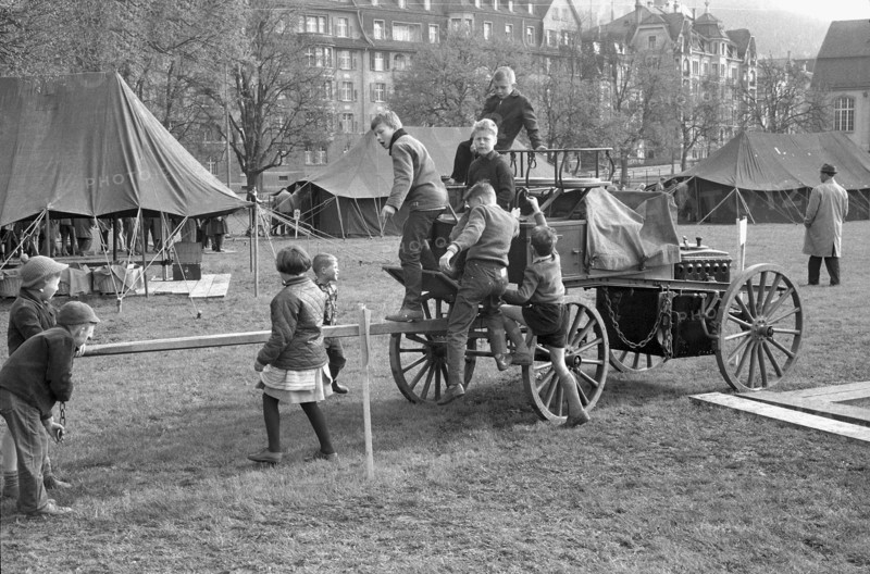 Children with old field kitchen, goulash cannon, St. Gallen 1963