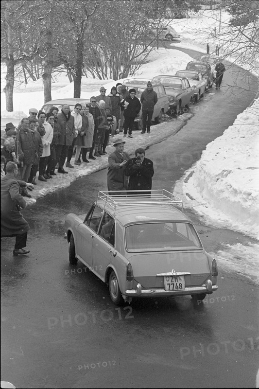 Paparazzo/Security: Princess Margaret in Davos, 1963
