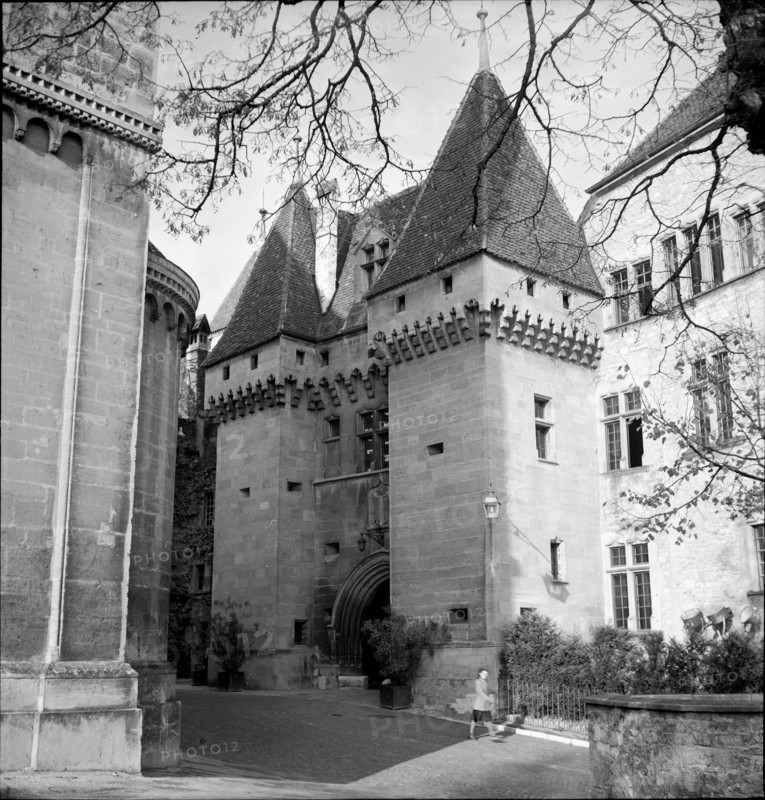 Neuenburg Castle, 1947
