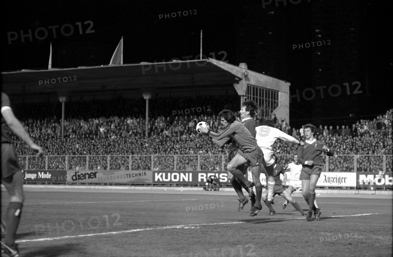 Champions Cup semifinal 1977: FC Zurich vs. FC Liverpool; Clemens, Risi