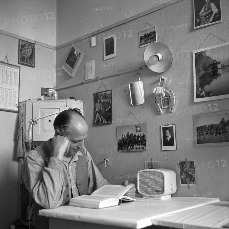 Radio installation in the Lenzburg prison, 1954