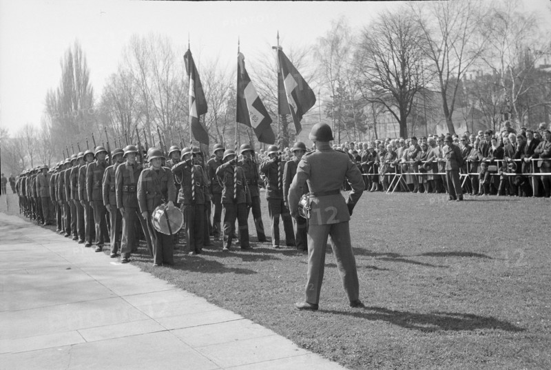 Flag handover to the Fusiliers, Zurich 1961