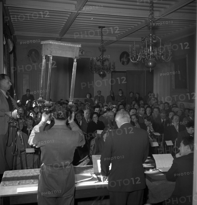 Auction of items from Louis Napoleon's possession at the Villa Prangins; 1950