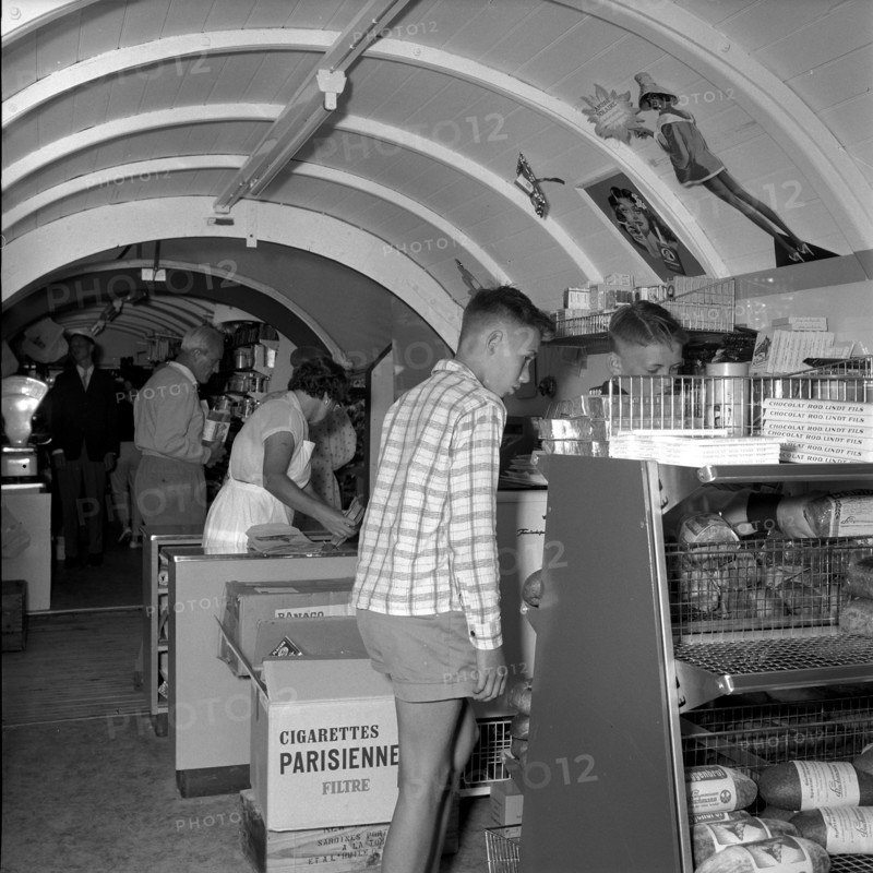 Selfservice shop at Wollishofen campsite, 1959
