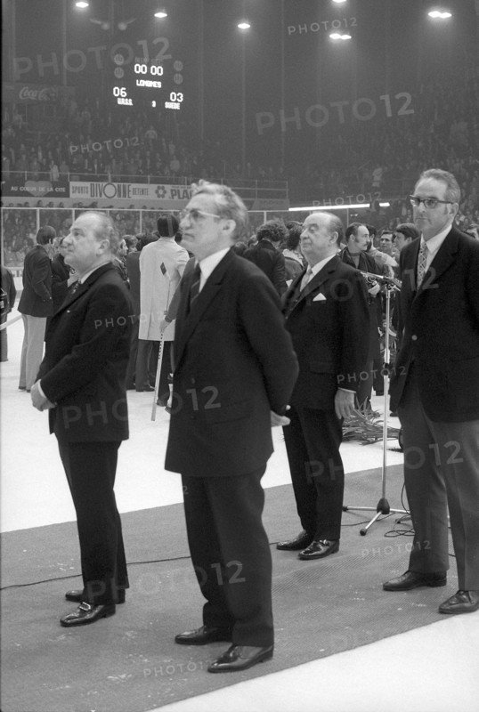 Ice Hockey World Championship Final 1971: Award ceremony with Federal Councillor Celio